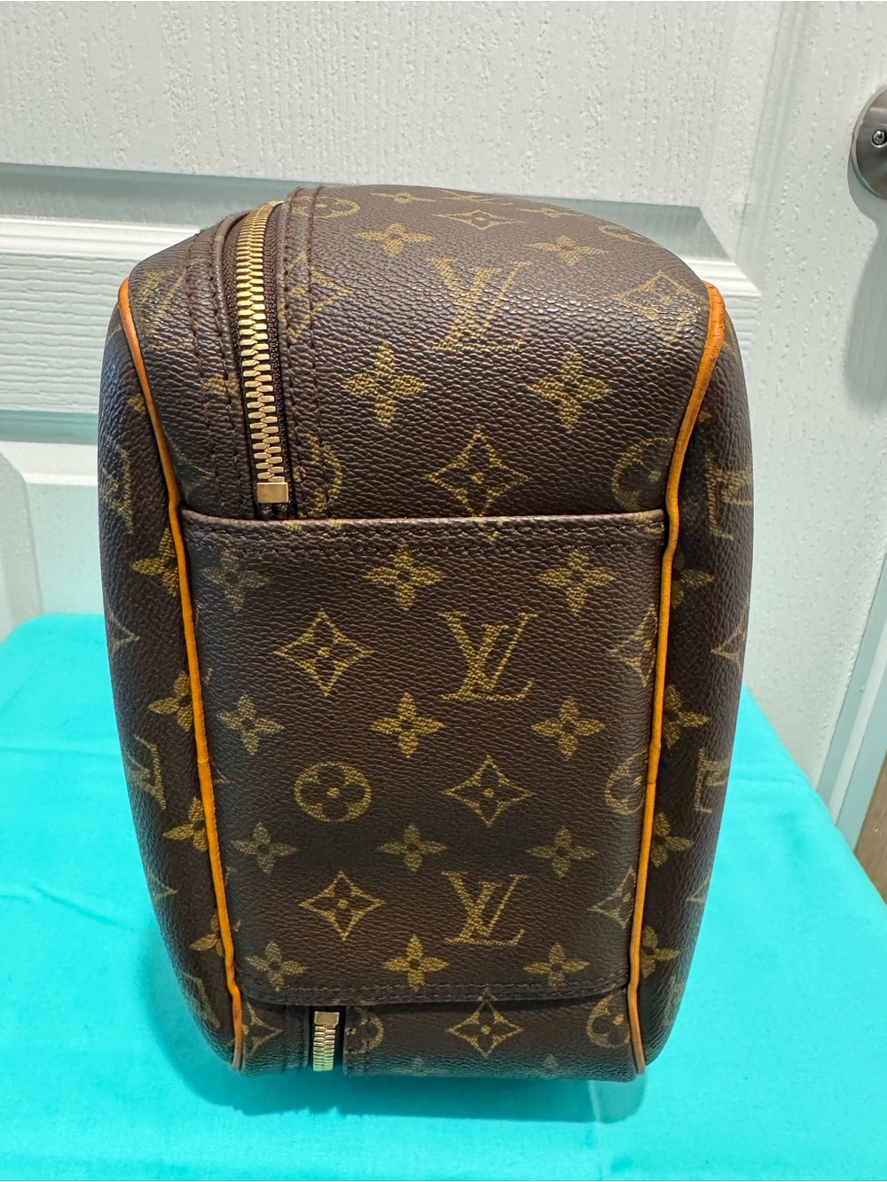 Louis Vuitton Monogram Excursion Travel Bag - Picture 6 of 15